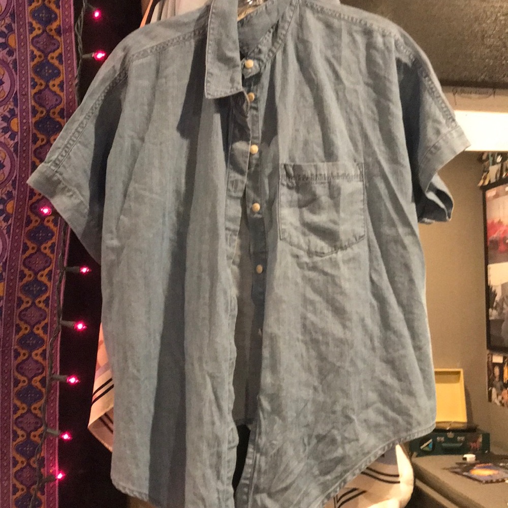 button down levi shirt